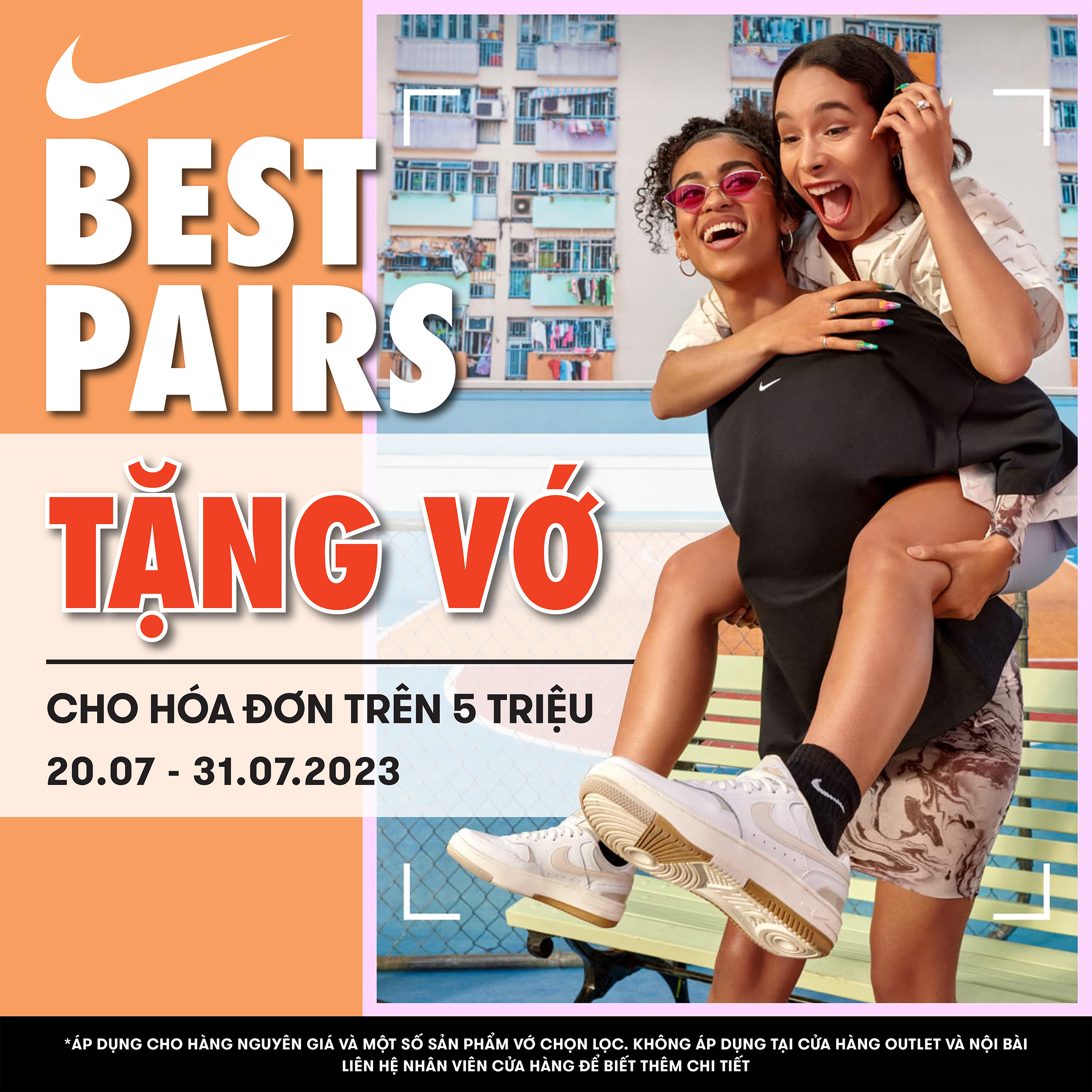 NIKE – MUA HÀNG TẶNG “TẤT”!